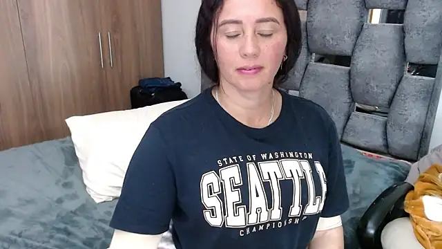 sara hott 1 online show from December 16, 2024, 11:18 pm