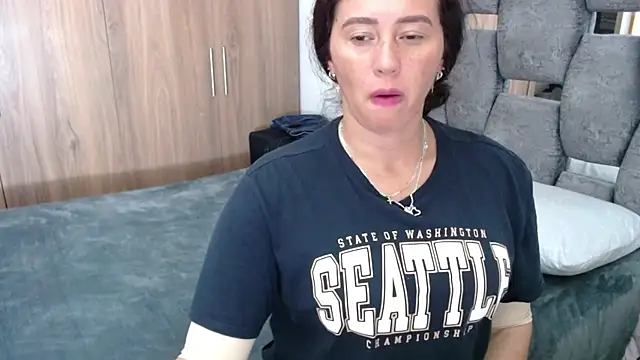 sara hott 1 online show from December 17, 2024, 7:59 pm