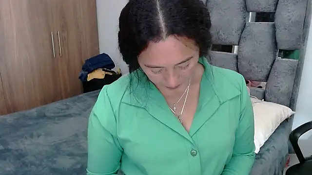 sara hott 1 online show from December 26, 2024, 6:43 pm