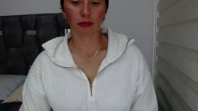 sara hott 1 online show from January 6, 2025, 6:31 pm