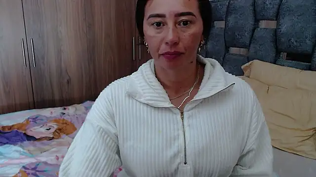 sara hott 1 online show from January 8, 2025, 7:34 pm