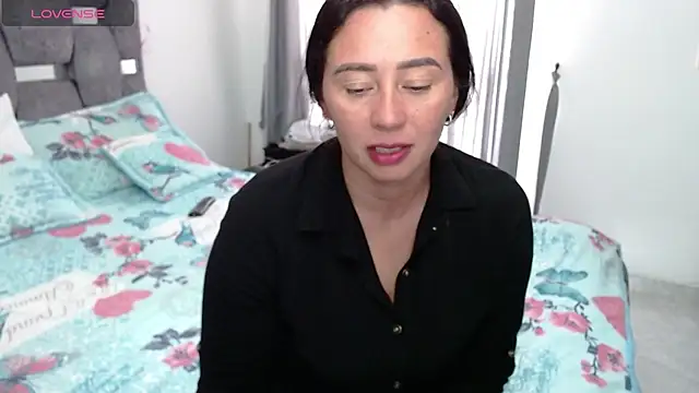 sara hott 1 online show from October 3, 2025, 7:33 pm