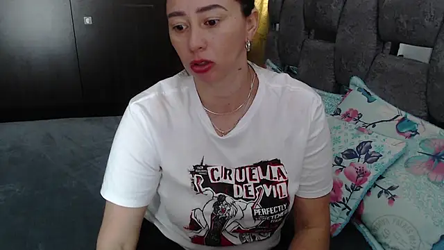 sara hott 1 online show from July 22, 2026, 3:26 pm