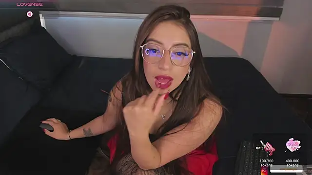 MERIDA TAYLOR online show from March 21, 2025, 4:29 pm