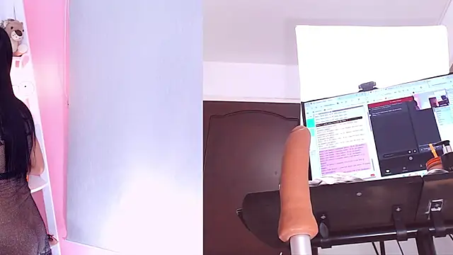 Snapshot of Sweet_Susie_ chatting on September 24, 2025, 9:07 pm Sweet Susie  online show from September 24, 2025, 9:07 pm