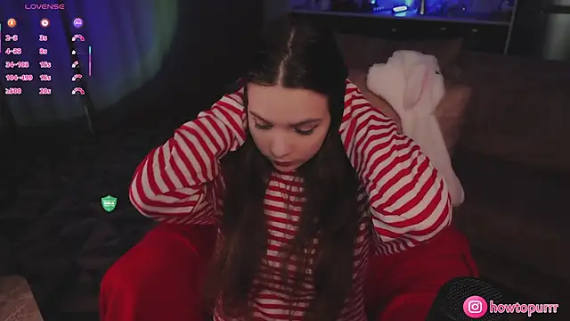 Snapshot of How2Meow chatting on March 18, 2026, 5:27 pm How2Meow online show from March 18, 2026, 5:27 pm