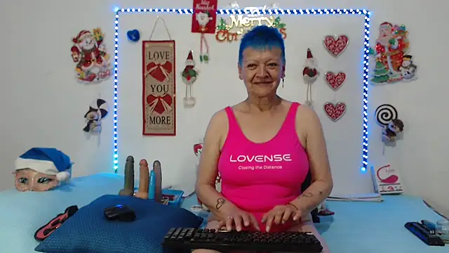 Snapshot of loquitaqueen011 chatting on December 21, 2024, 7:38 pm loquitaqueen011 online show from December 21, 2024, 7:38 pm