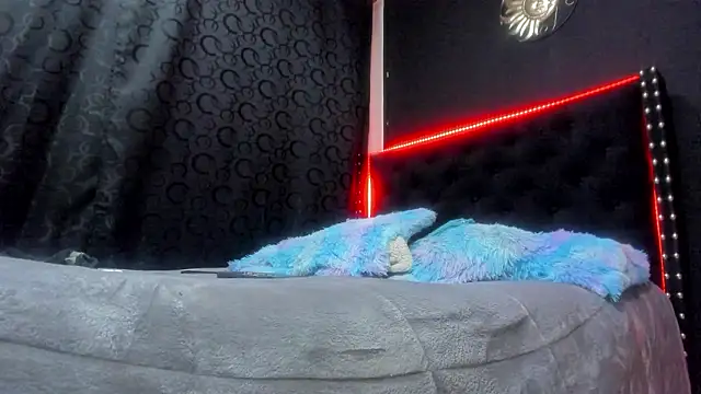 amareto queen online show from December 7, 2024, 10:39 pm