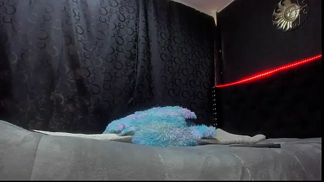 amareto queen online show from December 16, 2024, 9:31 pm