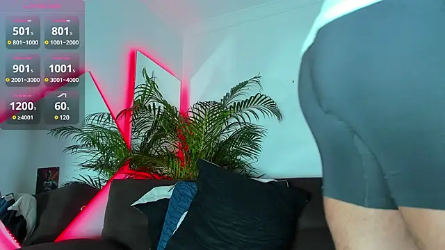 DantePierroo online show from December 10, 2024, 1:55 pm