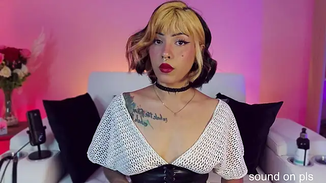 kitty pruu online show from January 27, 2025, 11:00 pm