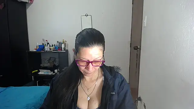 Snapshot of latin49 chatting on October 25, 2025, 5:15 am latin49 online show from October 25, 2025, 5:15 am