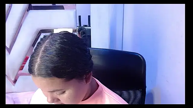 Snapshot of ValenTitis chatting on November 12, 2025, 8:52 pm ValenTitis online show from November 12, 2025, 8:52 pm