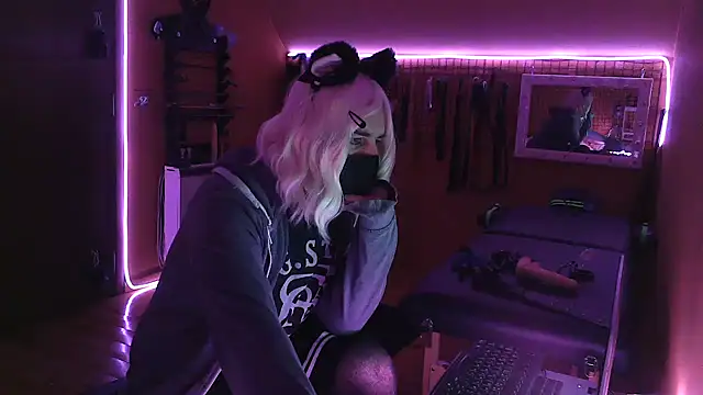 Snapshot of Ginny-the-bdsm-nympho chatting on October 5, 2025, 4:27 pm Ginny-the-bdsm-nympho online show from October 5, 2025, 4:27 pm