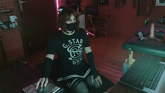 Snapshot of Ginny-the-bdsm-nympho chatting on October 23, 2025, 5:01 pm Ginny-the-bdsm-nympho online show from October 23, 2025, 5:01 pm