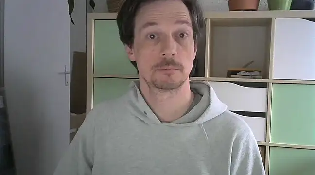 Snapshot of snowypaul11 chatting on March 14, 2025, 7:59 am snowypaul11 online show from March 14, 2025, 7:59 am