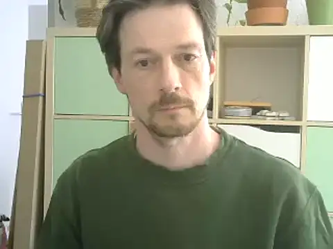 Snapshot of snowypaul11 chatting on September 19, 2025, 8:27 am snowypaul11 online show from September 19, 2025, 8:27 am