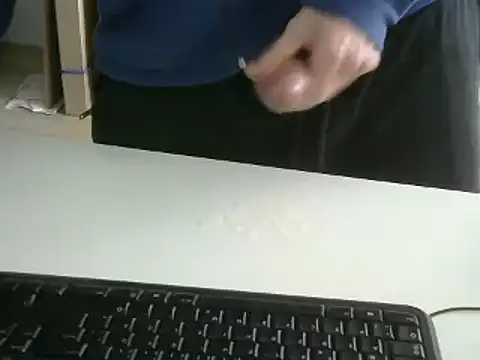 Snapshot of snowypaul11 chatting on November 3, 2025, 8:37 am snowypaul11 online show from November 3, 2025, 8:37 am