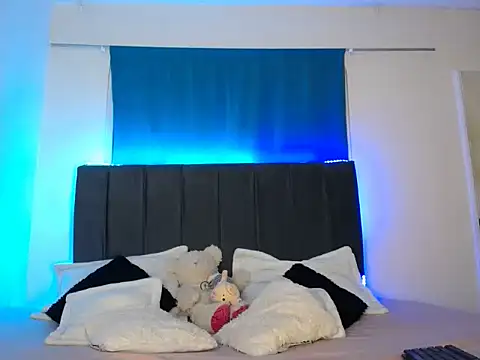 anna dolls  online show from September 24, 2025, 9:51 pm