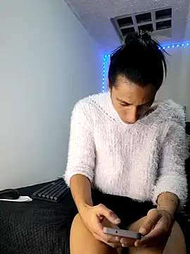 anna dolls  online show from June 10, 2026, 1:17 am