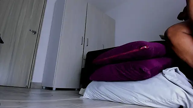 Skarleth69 online show from October 22, 2025, 2:56 am