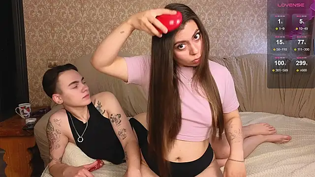 twobabesweet online show from May 8, 2026, 6:19 am