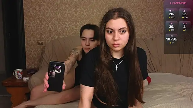 twobabesweet online show from May 11, 2026, 4:40 am