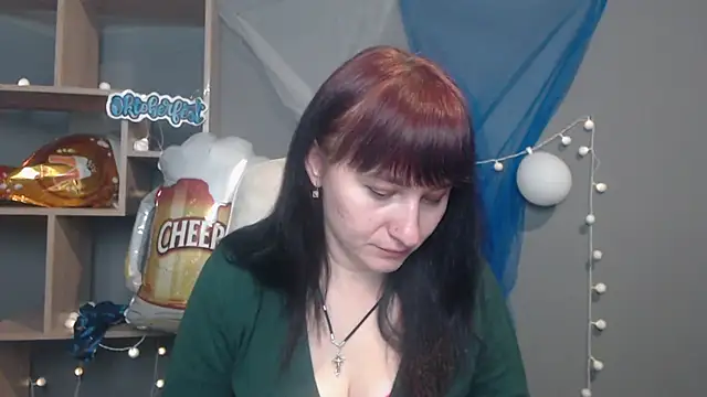 NinaFlawlees online show from October 10, 2025, 11:53 am