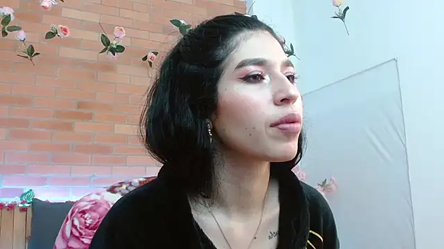 Snapshot of adriscute chatting on June 21, 2026, 2:36 am adriscute online show from June 21, 2026, 2:36 am