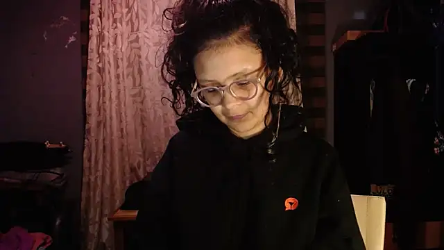 Hathorlove online show from March 6, 2026, 4:53 am