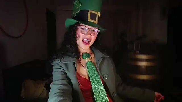 Hathorlove online show from March 18, 2026, 7:11 am