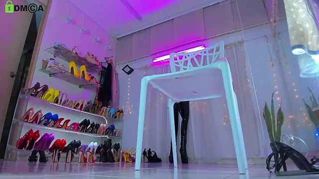 Snapshot of kendrarioss chatting on October 24, 2025, 9:00 pm kendrarioss online show from October 24, 2025, 9:00 pm