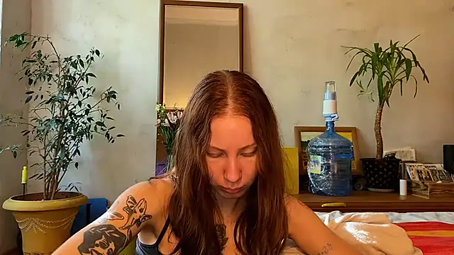 Snapshot of elfess chatting on September 30, 2025, 8:08 am elfess online show from September 30, 2025, 8:08 am