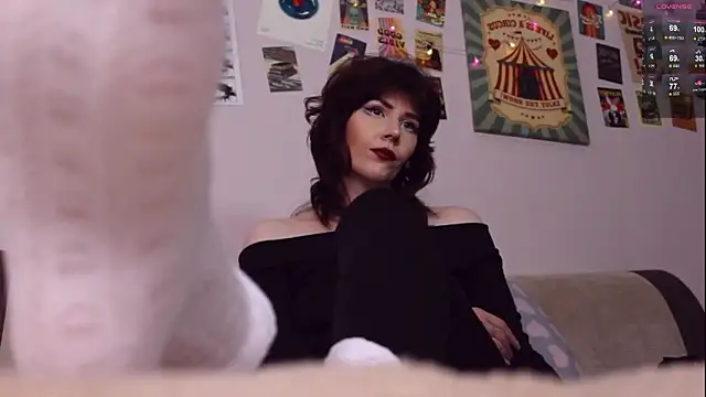 Luna Blake online show from March 4, 2026, 1:50 pm