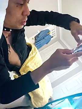 AmGuy23 online show from November 12, 2025, 11:43 am