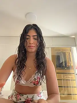 Gaby zahir  online show from October 29, 2025, 3:25 pm