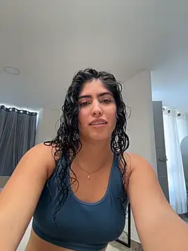 Gaby zahir  online show from November 5, 2025, 7:25 pm