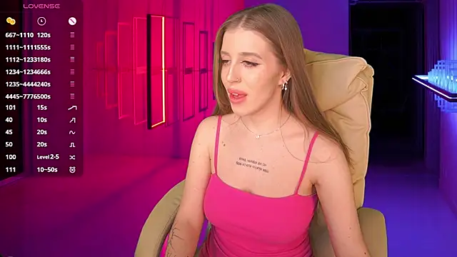 PenellopaRaw online show from January 17, 2025, 8:44 pm