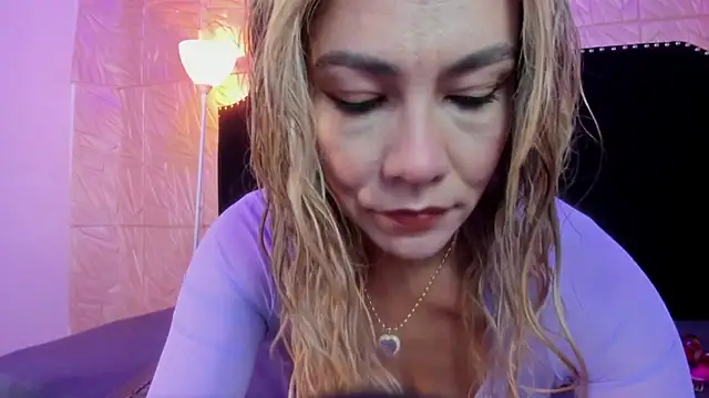 JennyRouse01 online show from May 8, 2026, 11:04 am