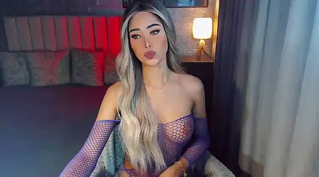 Miss Amandaversace online show from February 11, 2025, 9:35 pm