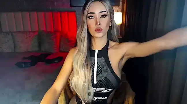 Miss Amandaversace online show from March 21, 2025, 10:28 pm