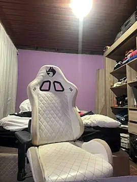 bunnydark00 online show from January 19, 2026, 1:31 am