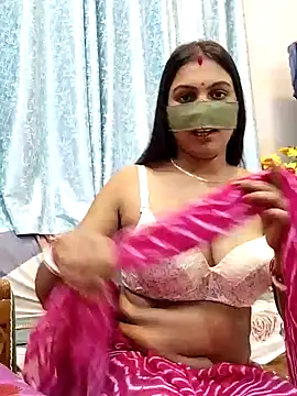 Queen Dolly online show from December 13, 2024, 5:54 pm