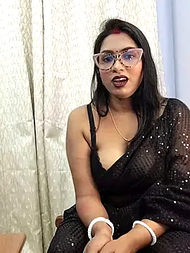 Queen Dolly online show from October 7, 2025, 5:54 pm