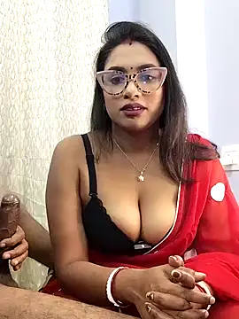 Queen Dolly online show from December 14, 2025, 4:56 pm