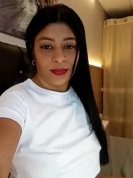 Snapshot of Lashmy111 chatting on October 5, 2025, 5:28 am Lashmy111 online show from October 5, 2025, 5:28 am