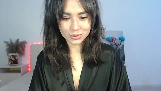 Snapshot of RoxannePure chatting on October 22, 2025, 2:56 am RoxannePure online show from October 22, 2025, 2:56 am