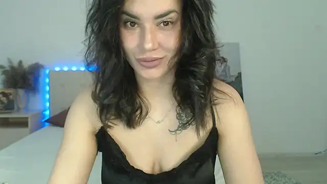 Snapshot of RoxannePure chatting on April 1, 2026, 4:02 am RoxannePure online show from April 1, 2026, 4:02 am