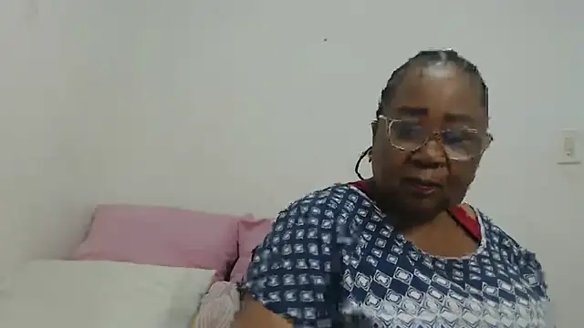 Snapshot of KinkyRicoSaisyours chatting on October 19, 2025, 6:52 pm KinkyRicoSaisyours online show from October 19, 2025, 6:52 pm