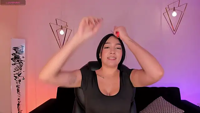 Snapshot of RossieRhoades chatting on September 25, 2025, 1:04 pm RossieRhoades online show from September 25, 2025, 1:04 pm